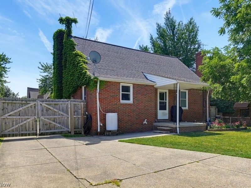 10358 Notabene Drive, Parma Heights, OH 44130 Photo 7