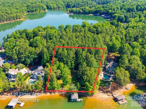 161 Eagle Chase Lane , Troutman, NC 28166