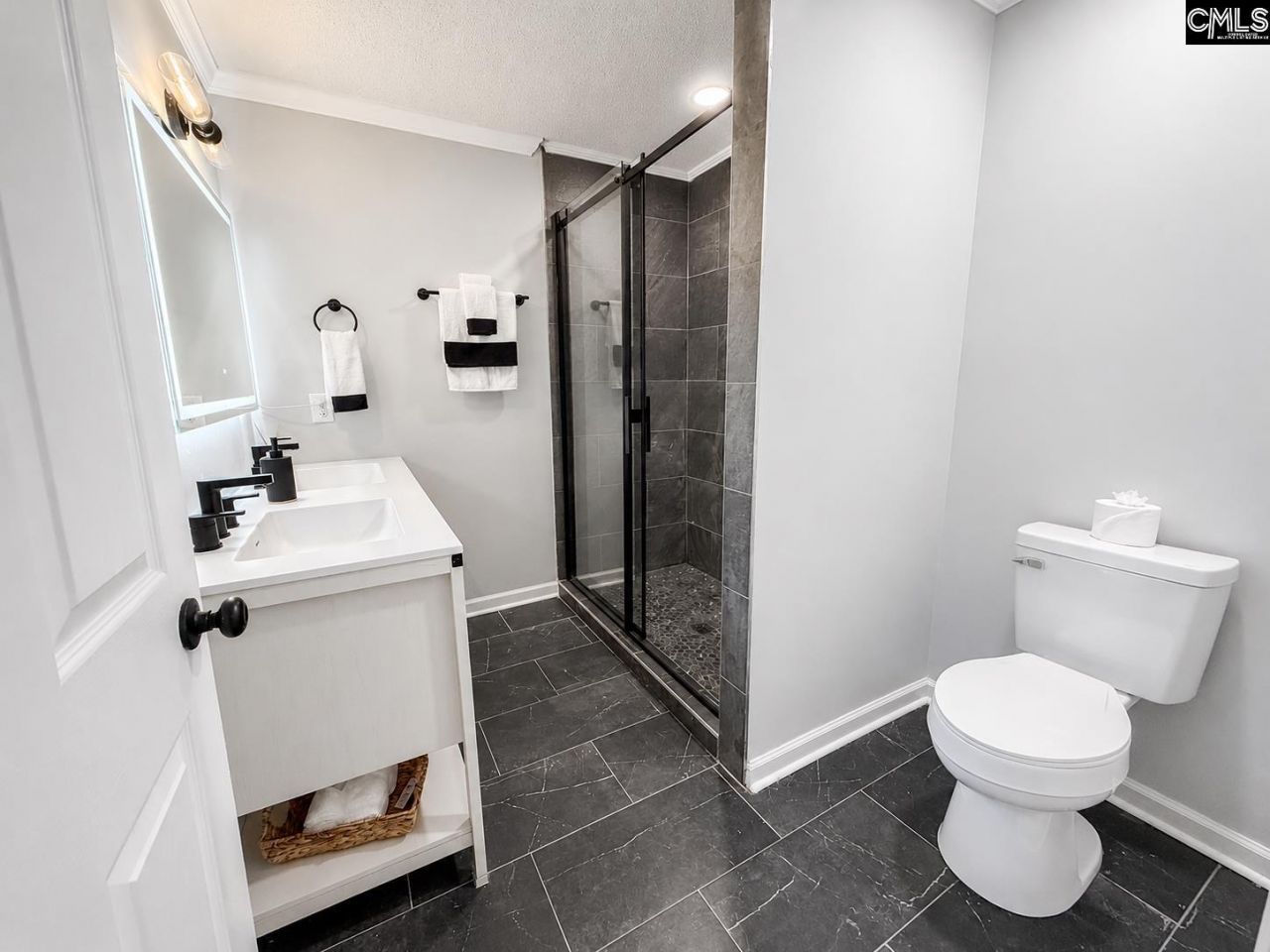 3058 Broughton Street Photo 23
