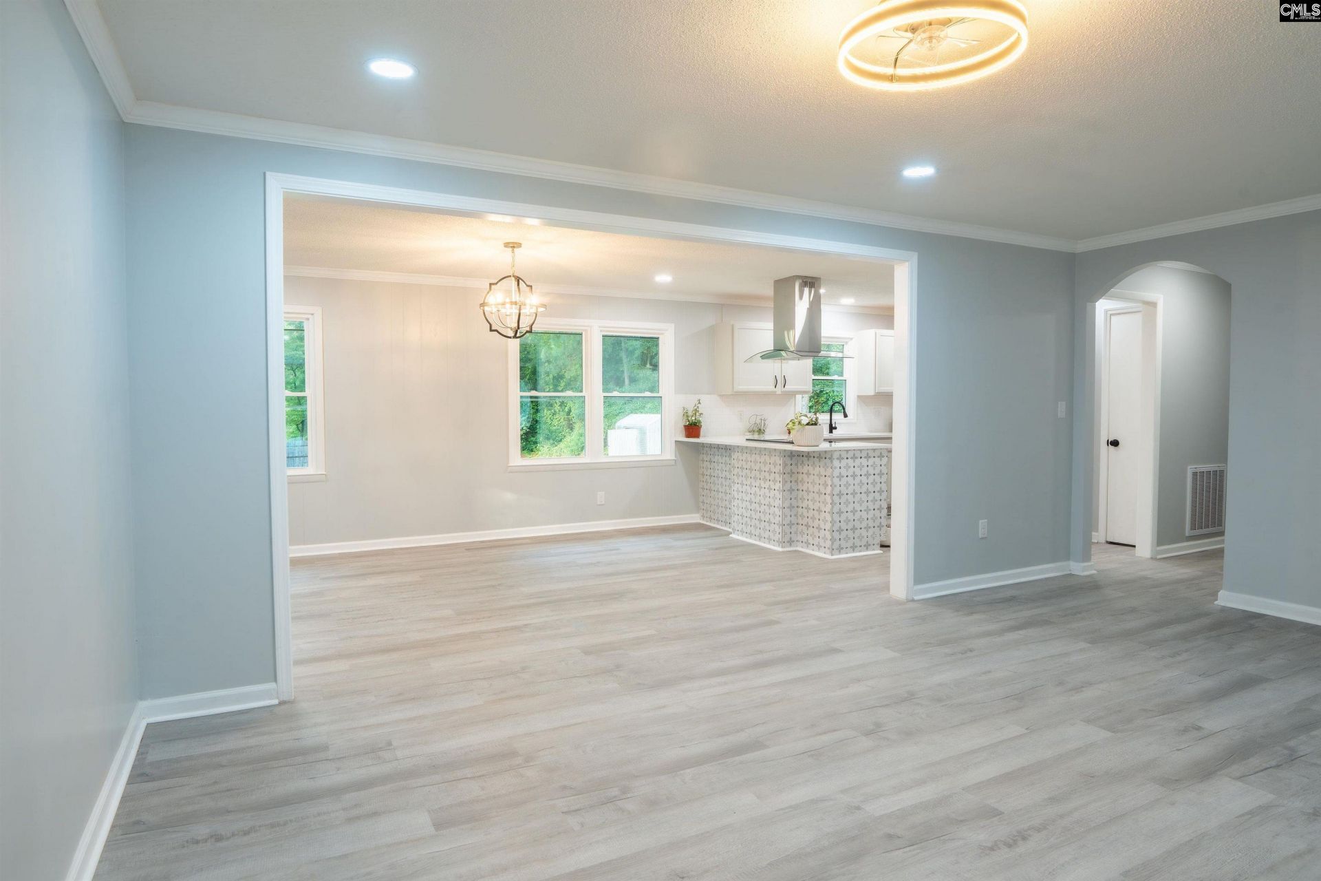 3058 Broughton Street Photo 4