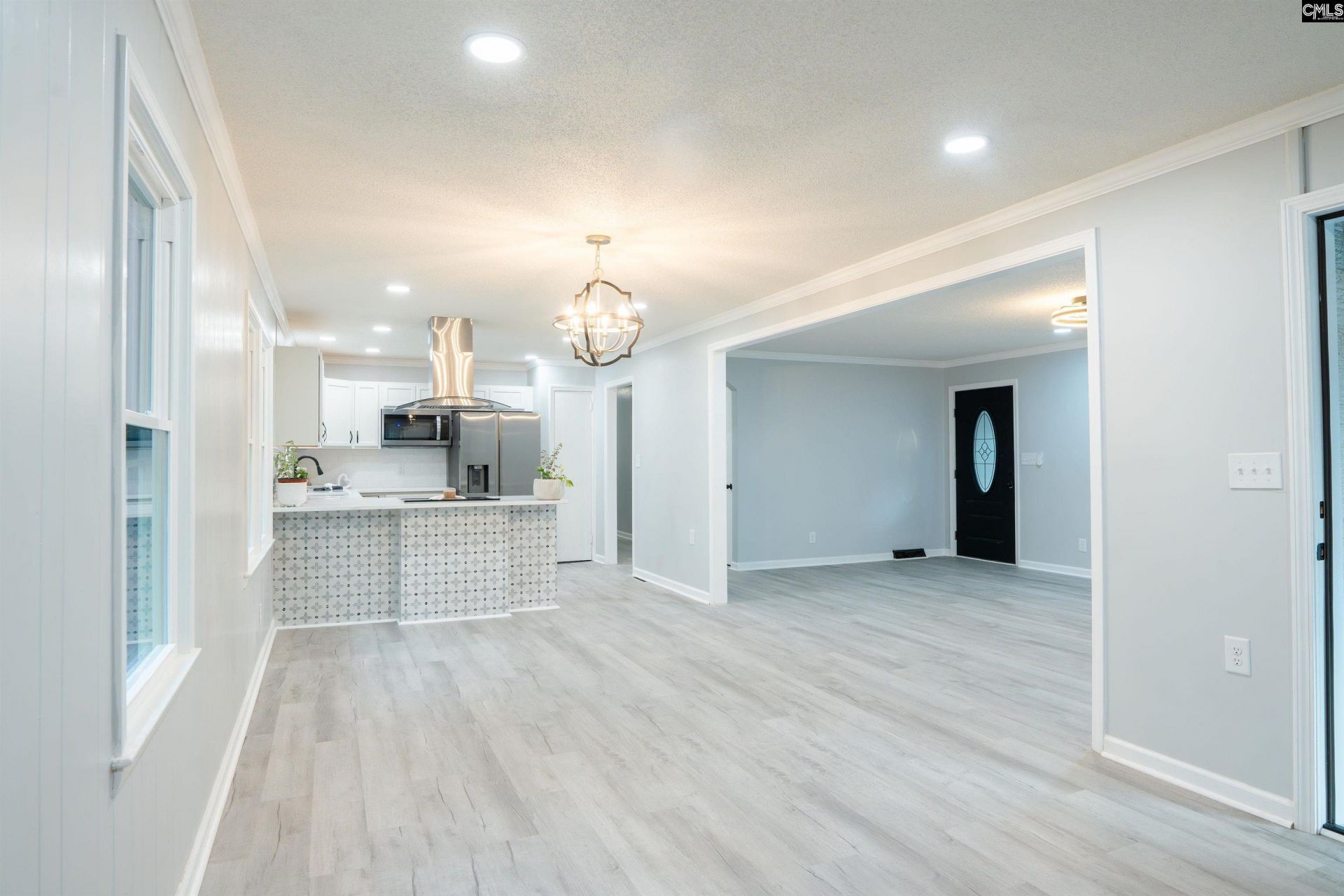 3058 Broughton Street Photo 7