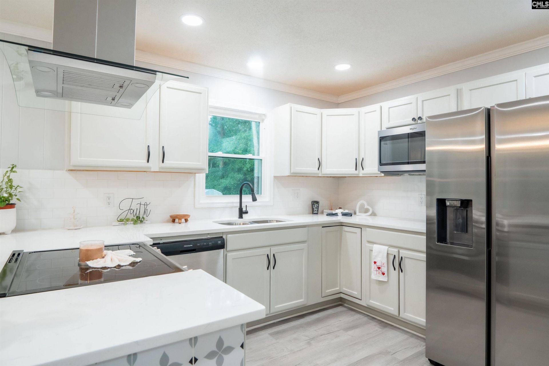3058 Broughton Street Photo 9
