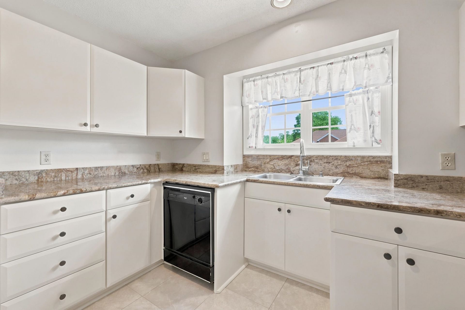 523 Parish Ln.  Photo 12