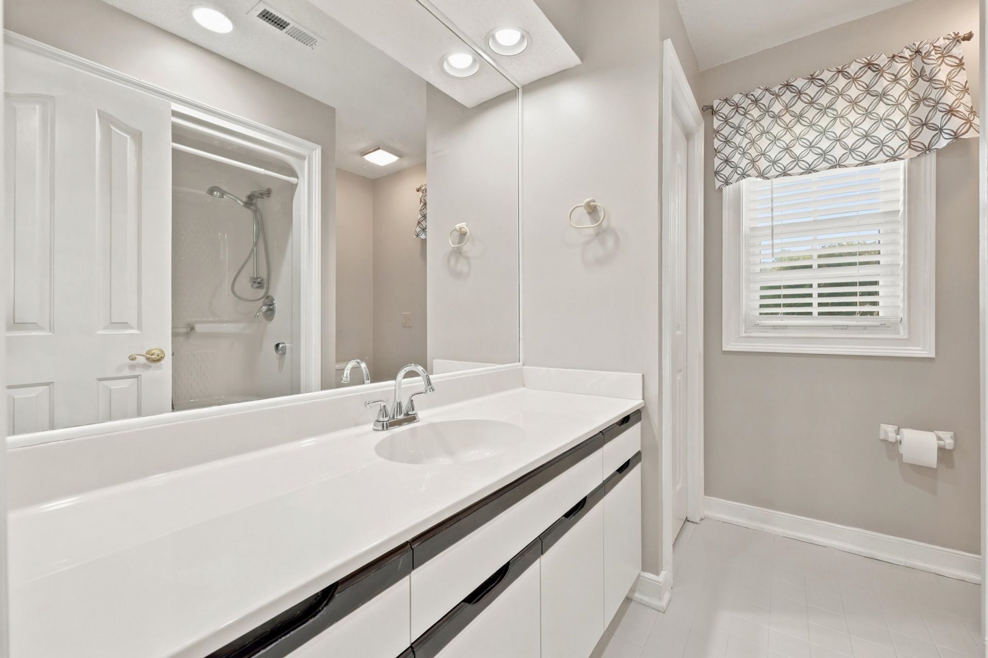 523 Parish Ln.  Photo 7