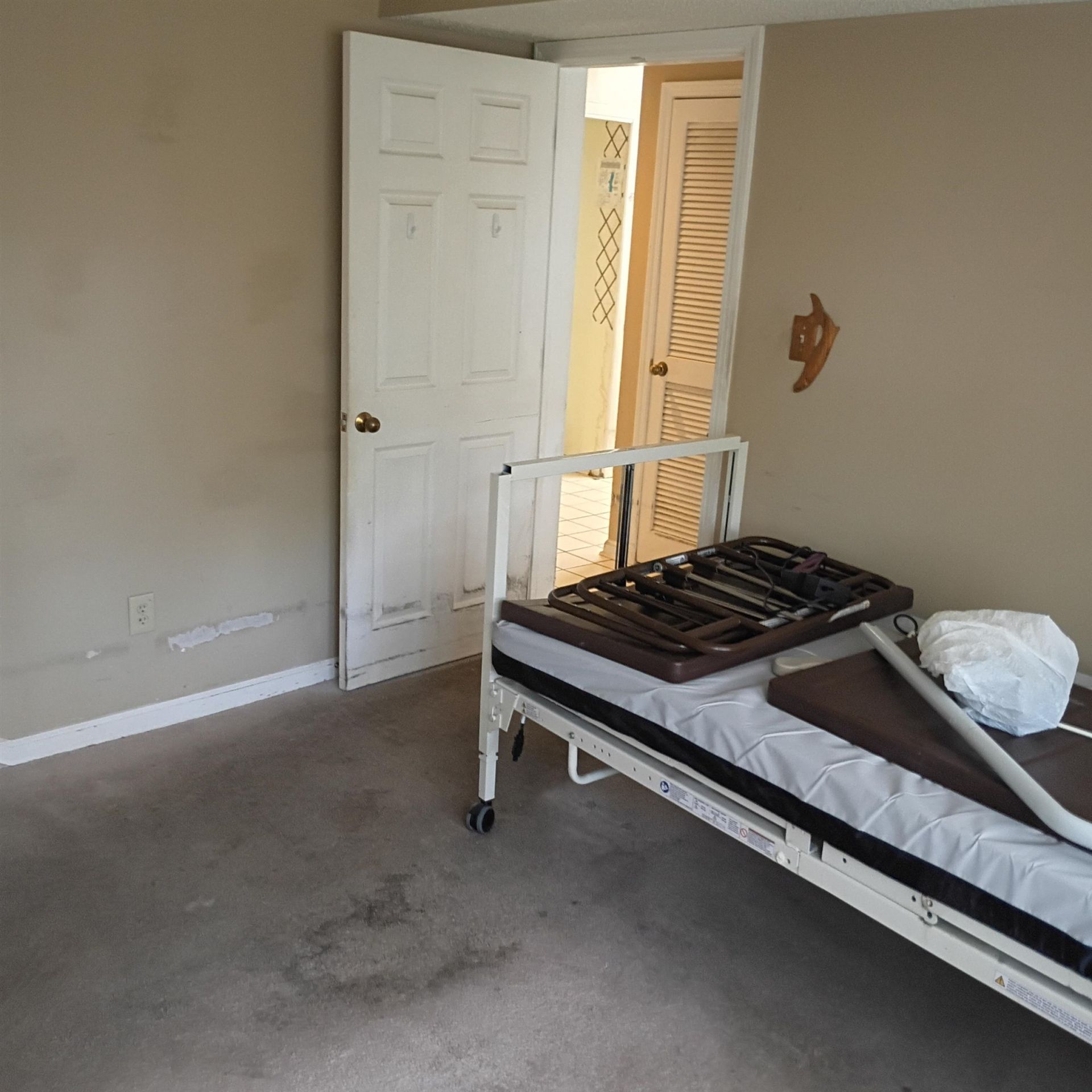 4601 Greenbriar Dr.  Photo 8
