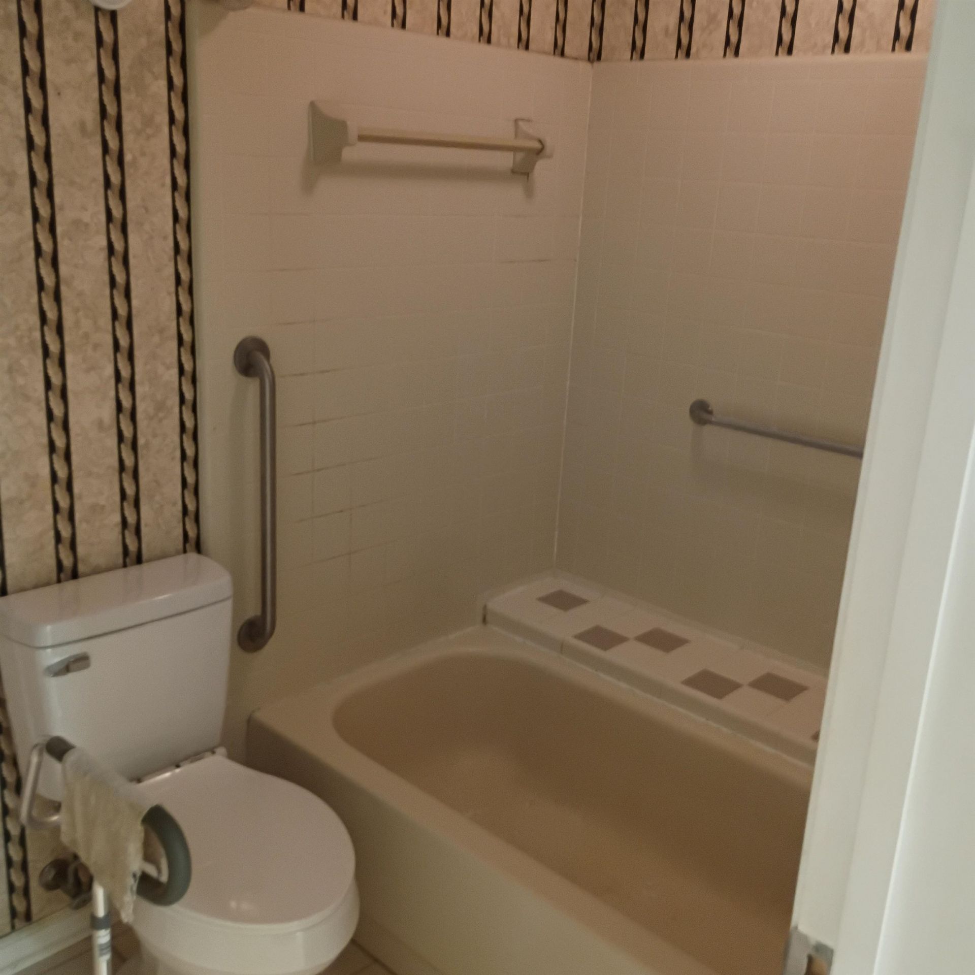 4601 Greenbriar Dr.  Photo 9
