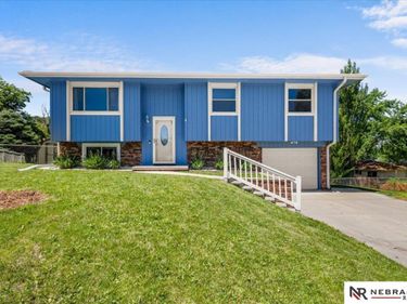 7704 Birch Court, La Vista, NE 68128