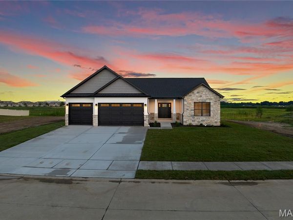 309 Rumsfeld Drive, Troy, IL 62294