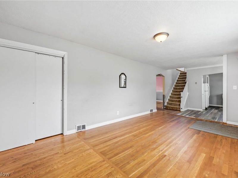 107 Renee Drive, Struthers, OH 44471 Photo 4