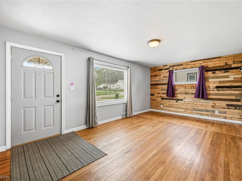 107 Renee Drive, Struthers, OH 44471 Photo 5