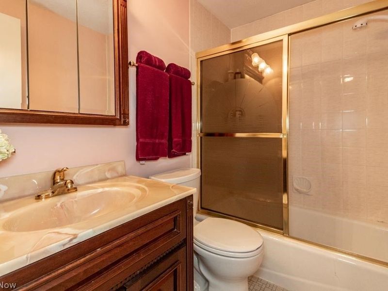 23921 Harms Road, Richmond Heights, OH 44143 Photo 24