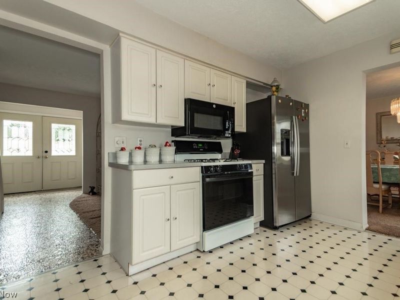 23921 Harms Road, Richmond Heights, OH 44143 Photo 6