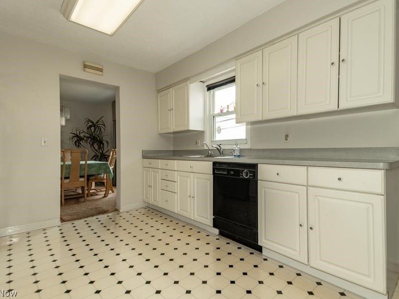 23921 Harms Road, Richmond Heights, OH 44143 Photo 8