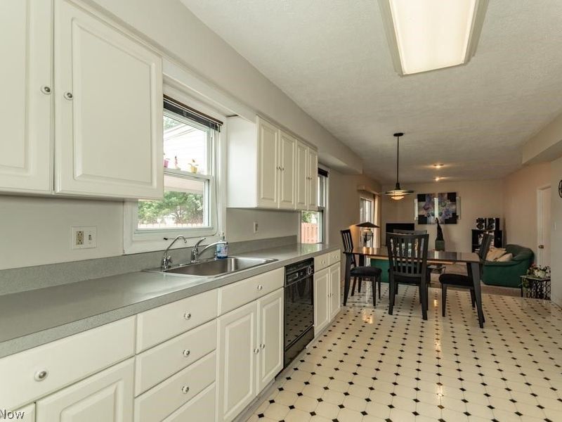 23921 Harms Road, Richmond Heights, OH 44143 Photo 9