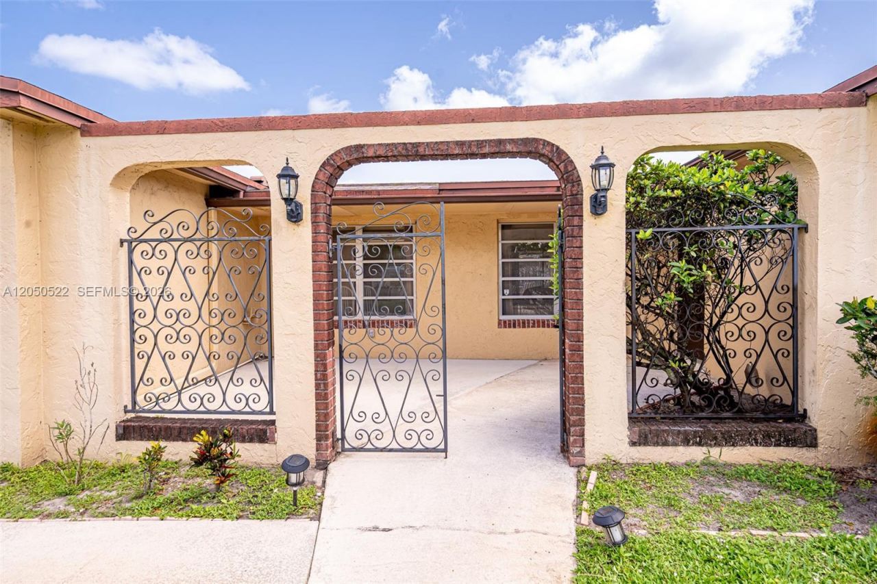 8721 NW 18th St, Pembroke Pines, FL 33024 Photo