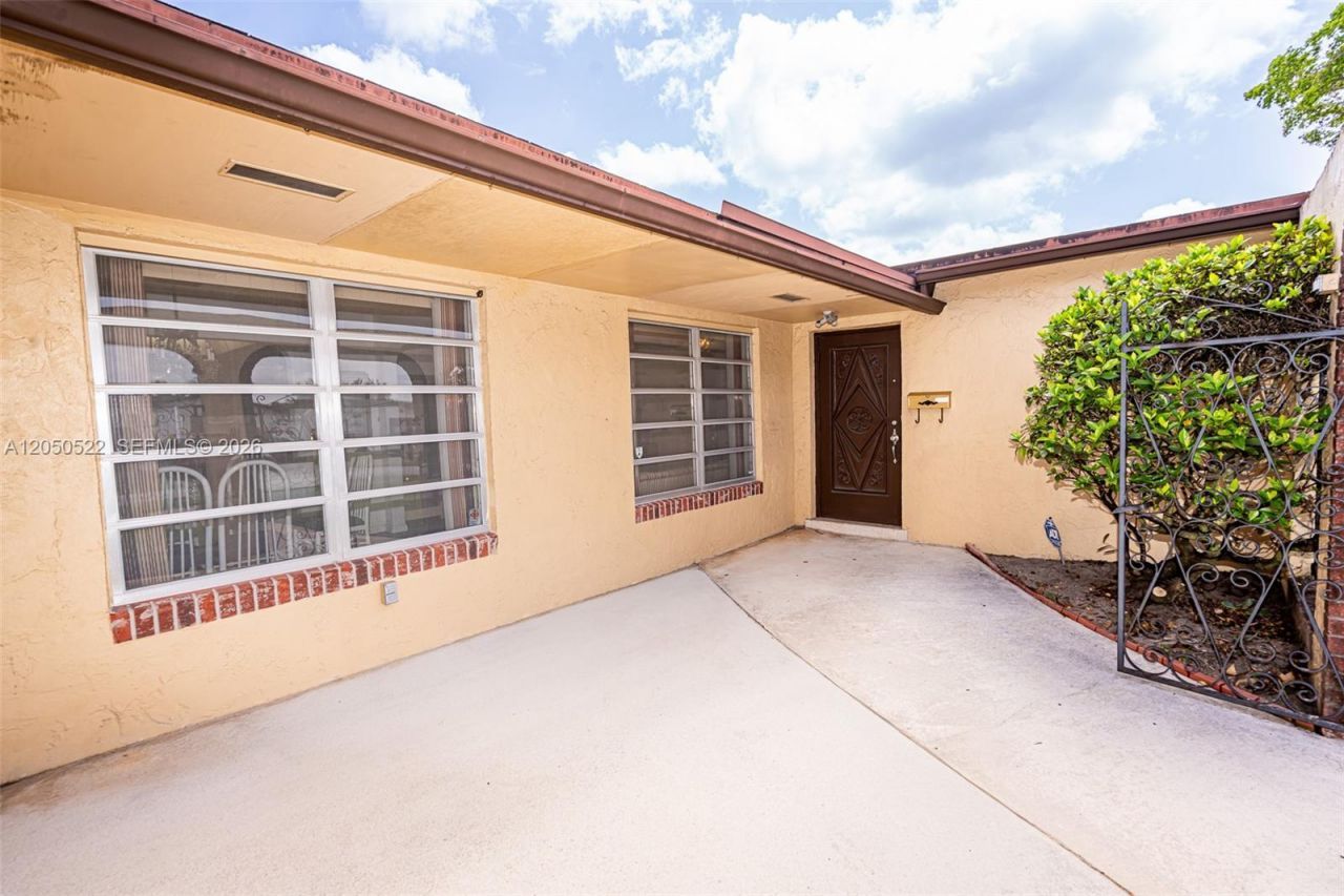 8721 NW 18th St, Pembroke Pines, FL 33024 Photo