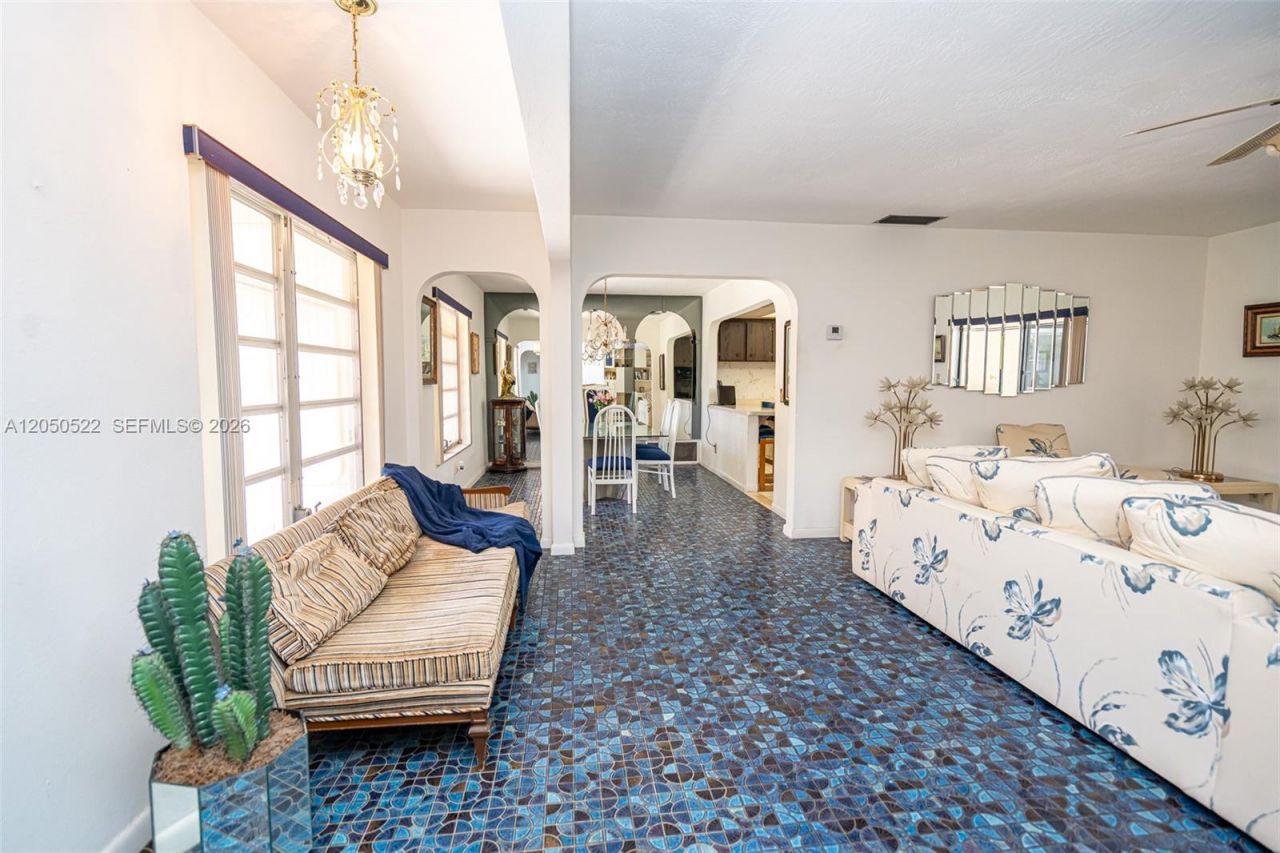 8721 NW 18th St, Pembroke Pines, FL 33024 Photo
