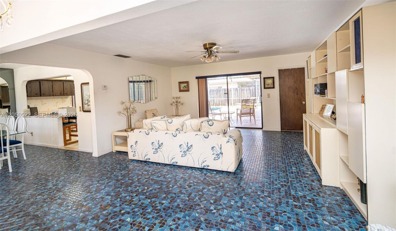 8721 NW 18th St, Pembroke Pines, FL 33024 Photo