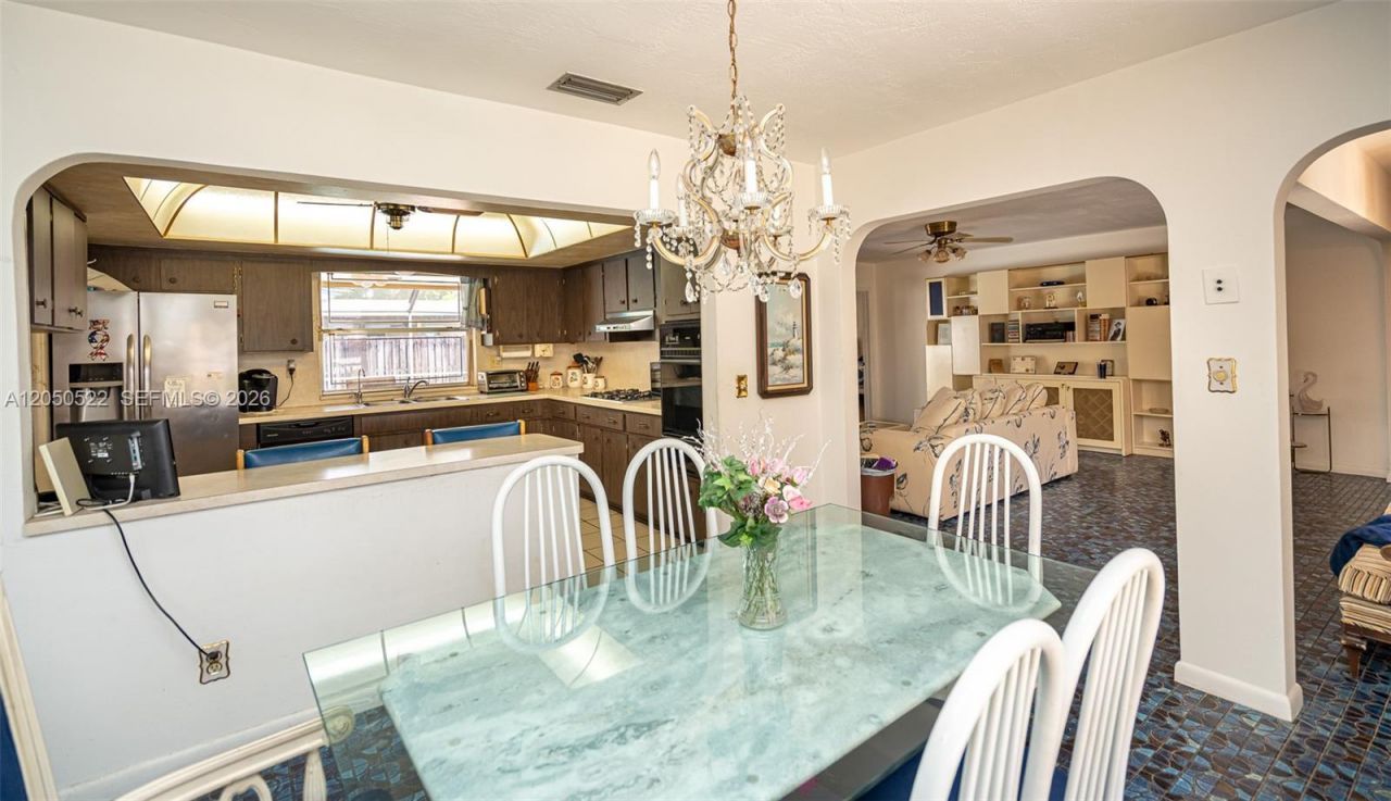 8721 NW 18th St, Pembroke Pines, FL 33024 Photo
