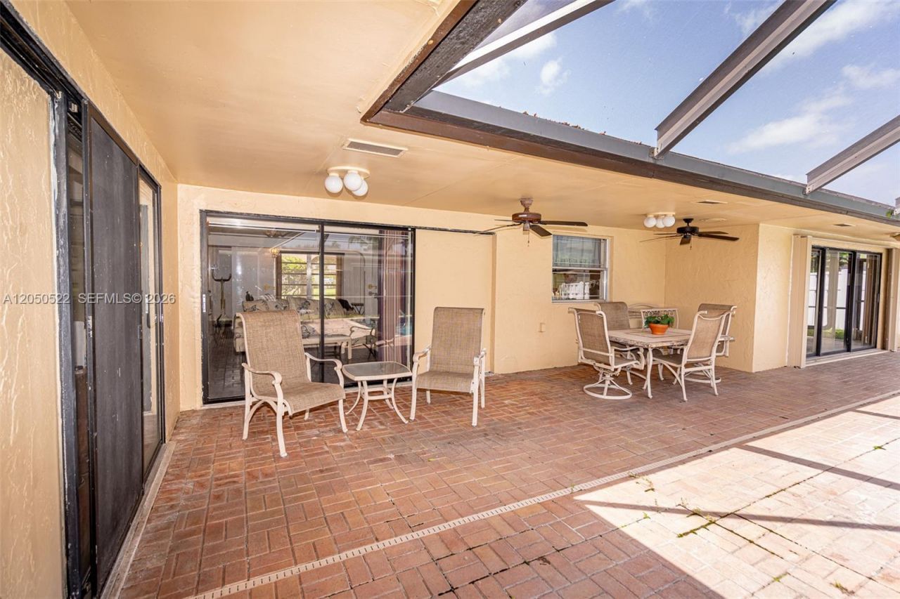 8721 NW 18th St, Pembroke Pines, FL 33024 Photo