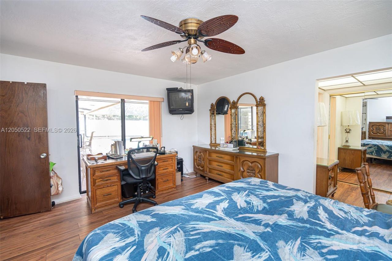 8721 NW 18th St, Pembroke Pines, FL 33024 Photo