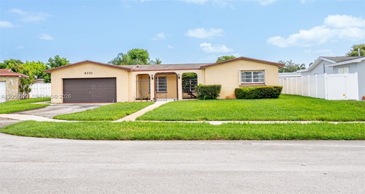 8721 NW 18th St, Pembroke Pines, FL 33024 Photo