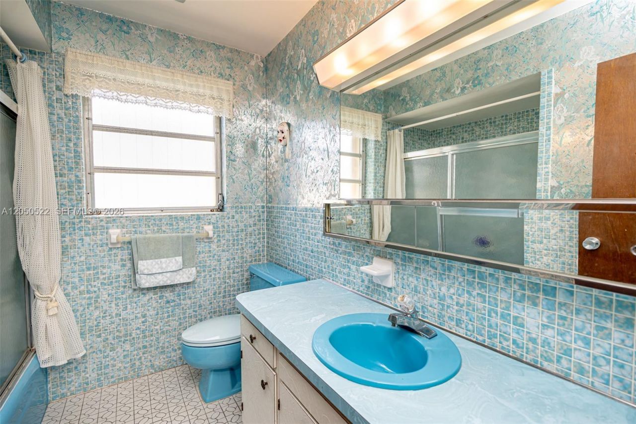 8721 NW 18th St, Pembroke Pines, FL 33024 Photo