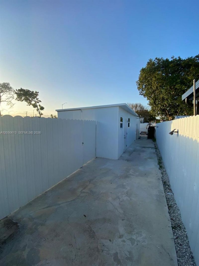 3501 NW 182nd St , Unit 1, Miami Gardens, FL 33056 Photo