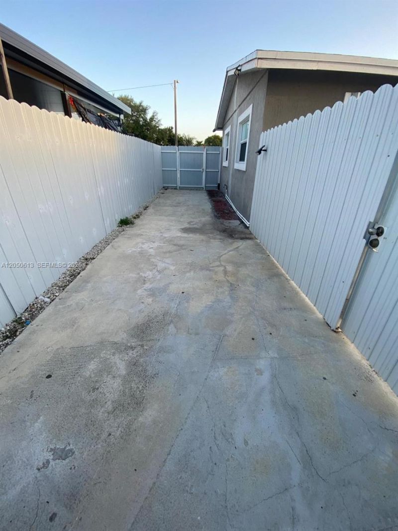 3501 NW 182nd St , Unit 1, Miami Gardens, FL 33056 Photo