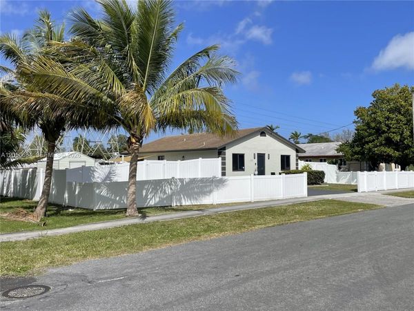 1370 NW 3rd St , Unit ., Dania Beach, FL 33004