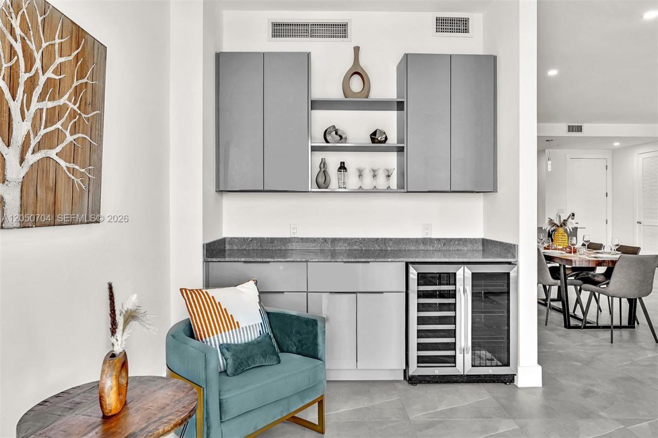 2100 Miami Rd , Unit 303, Fort Lauderdale, FL 33316 Photo