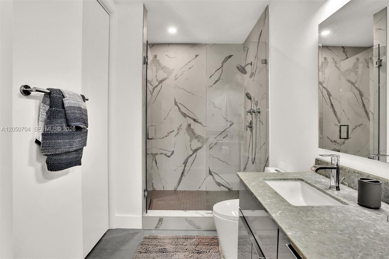 2100 Miami Rd , Unit 303, Fort Lauderdale, FL 33316 Photo