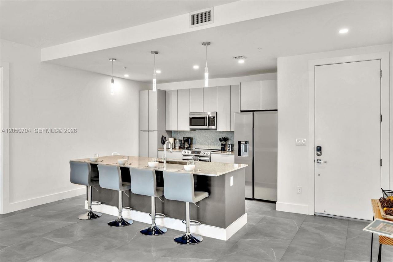 2100 Miami Rd , Unit 303, Fort Lauderdale, FL 33316 Photo