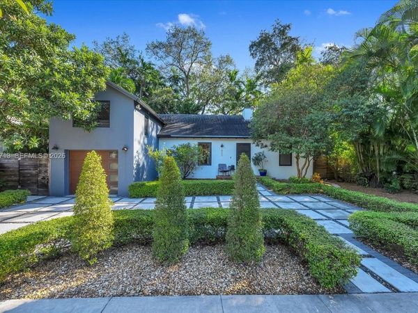 8225 NE 8th Ct , Miami, FL 33138