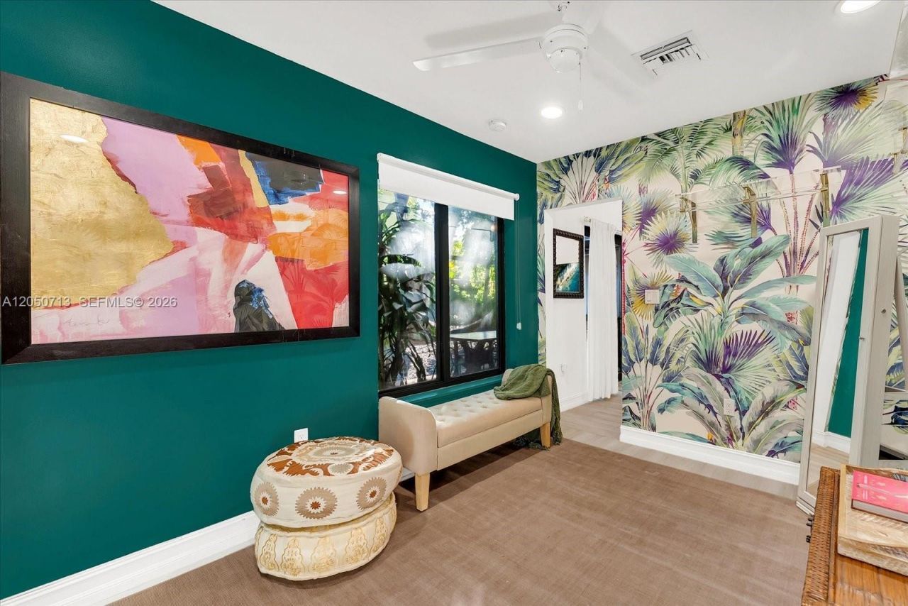 8225 NE 8th Ct , Miami, FL 33138 Photo