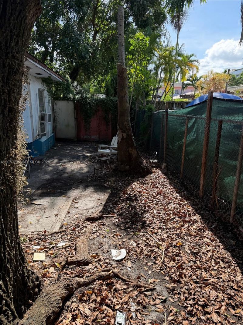 3555 SW 23rd St , Miami, FL 33145 Photo
