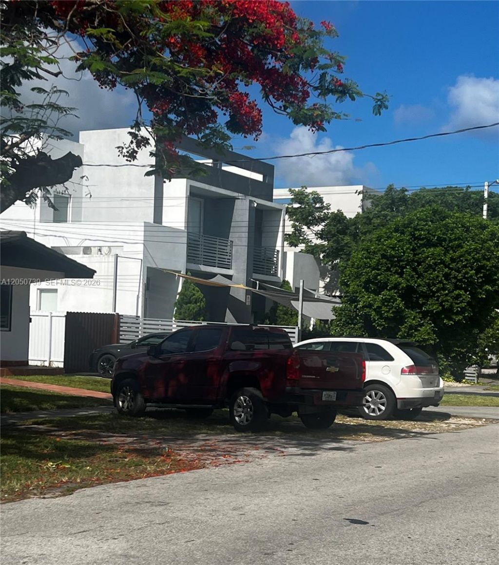 3555 SW 23rd St , Miami, FL 33145 Photo