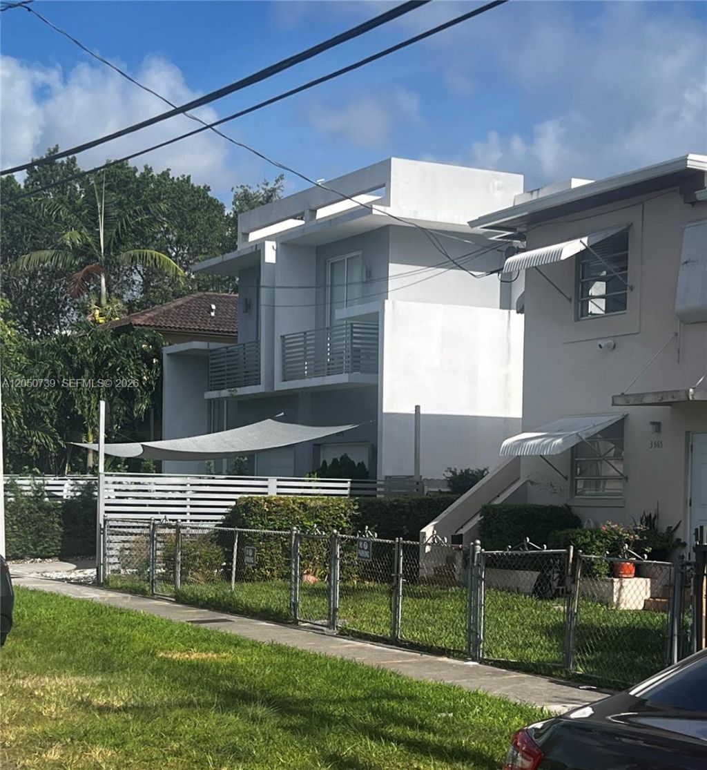3555 SW 23rd St , Miami, FL 33145 Photo