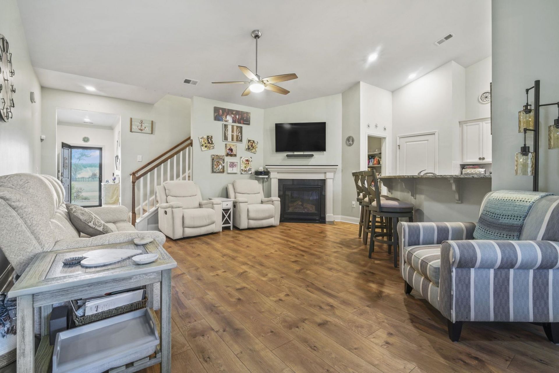 605 Cherry Blossom Dr.  Photo 4