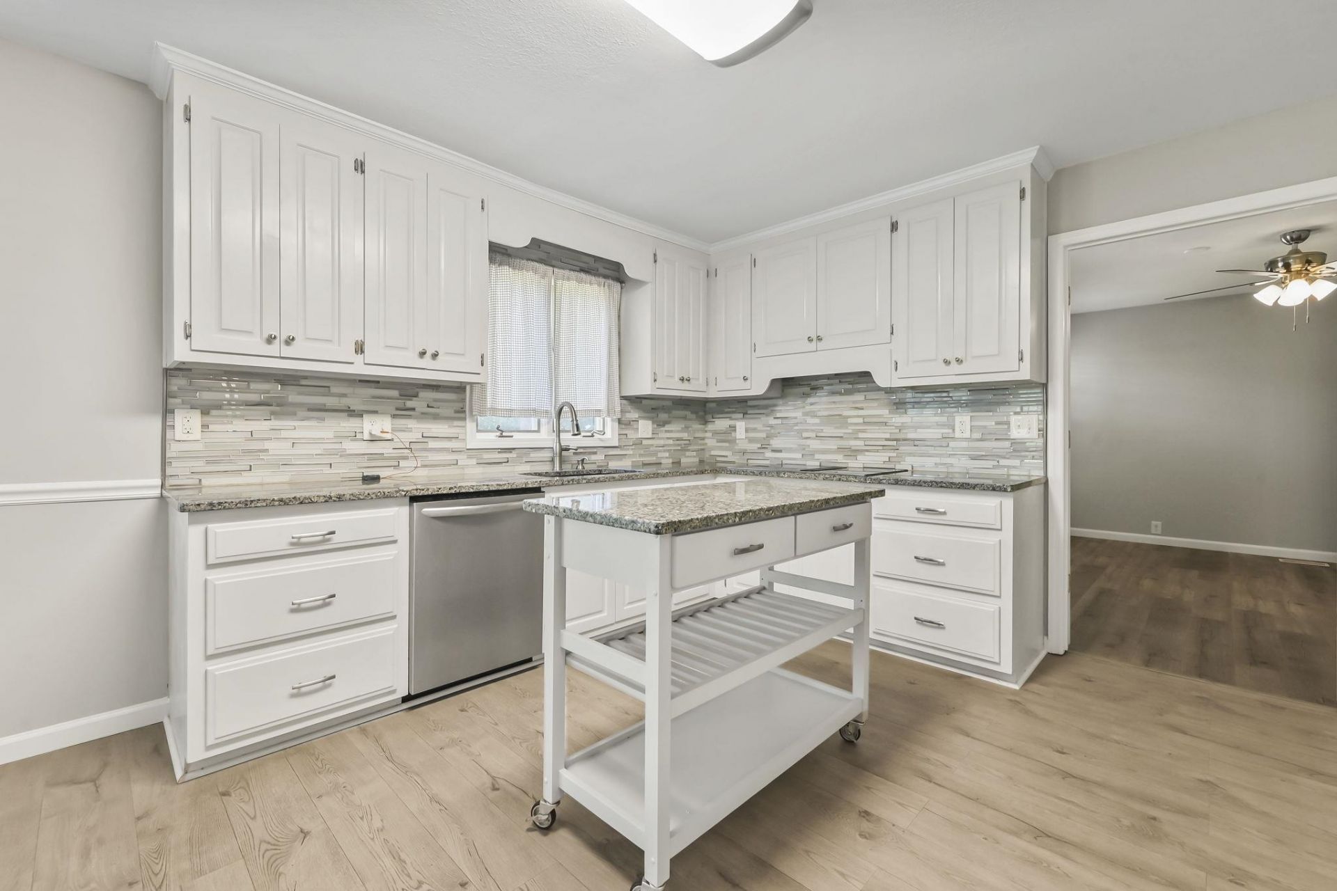 176 Lander Dr. Photo 10
