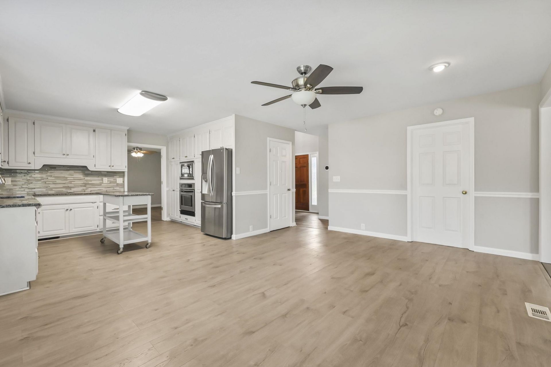 176 Lander Dr. Photo 6