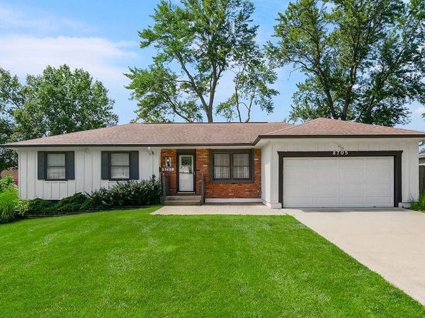 8705 W 94th Street, Overland Park, KS 66212