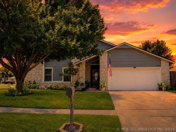 13796 S Oak Place , Glenpool, OK 74033