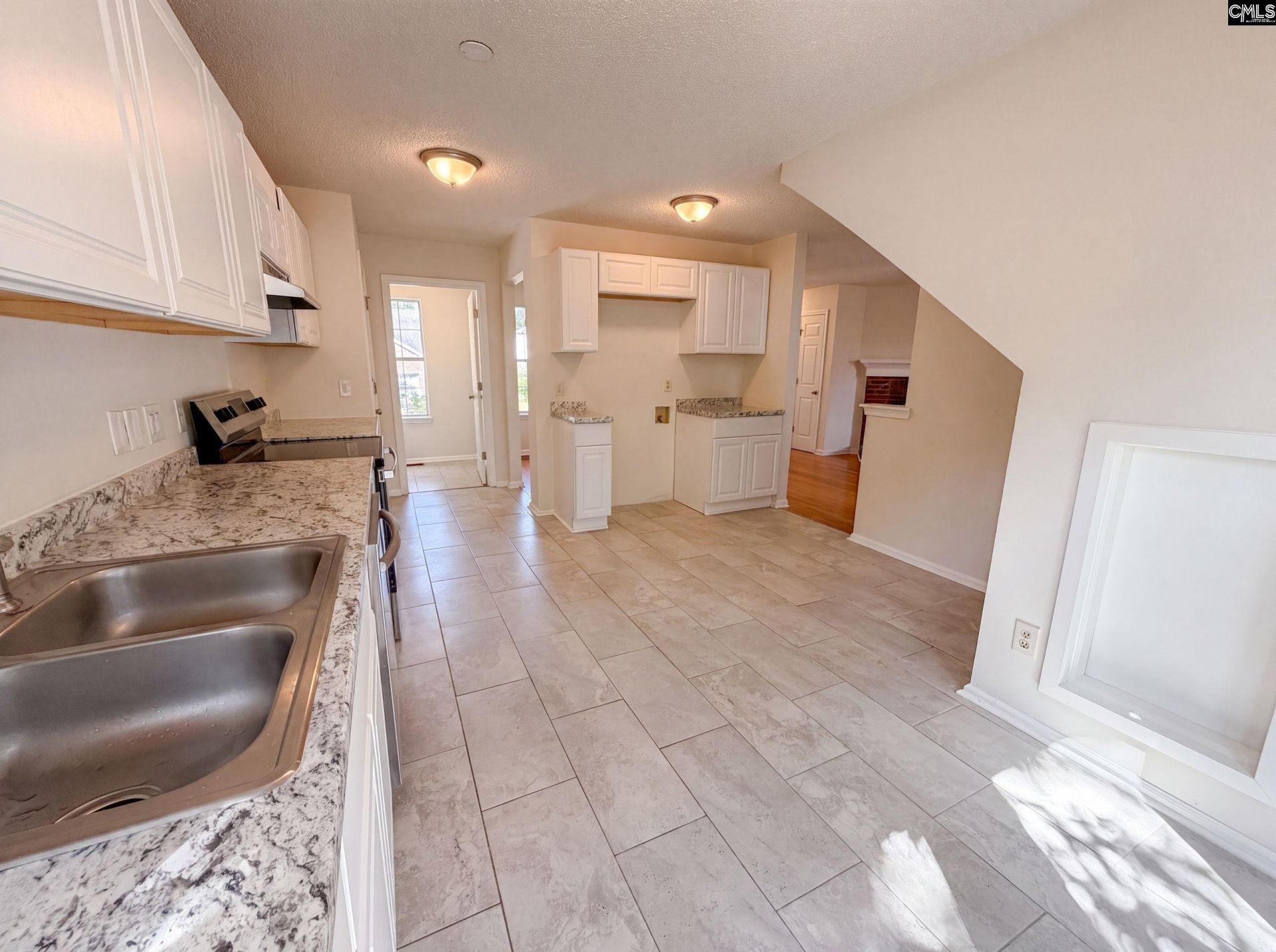 303 Bradford Lane  Photo 10