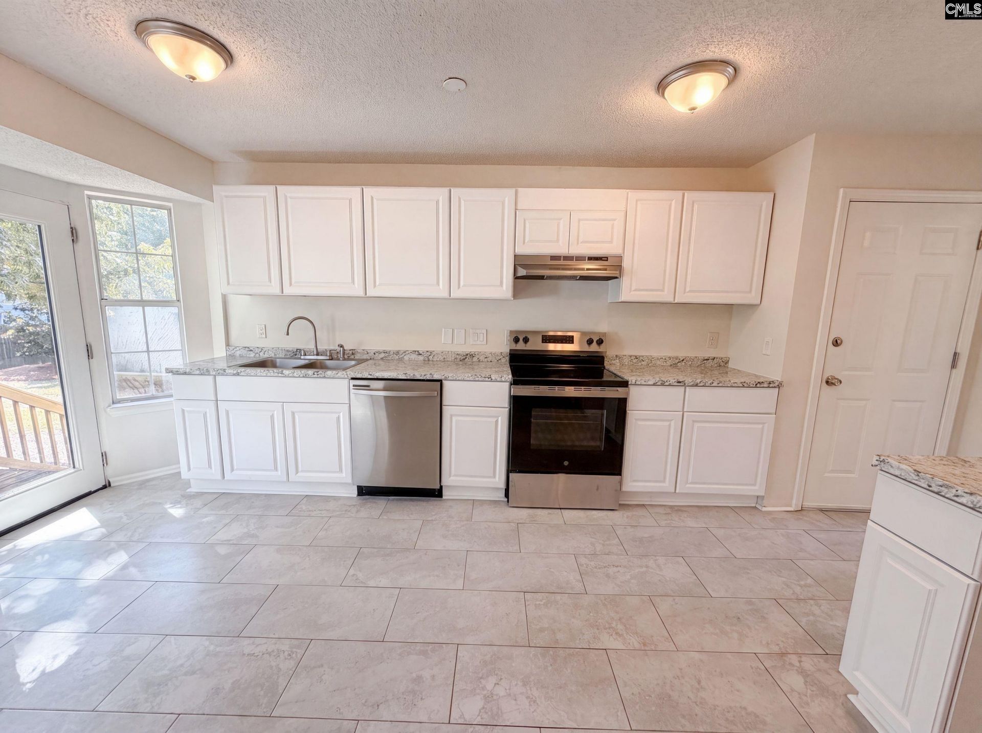 303 Bradford Lane  Photo 12