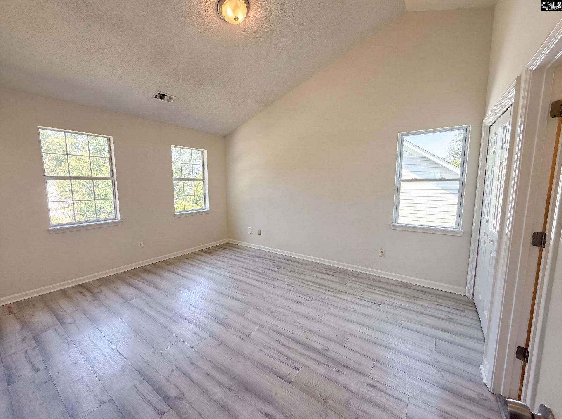 303 Bradford Lane  Photo 16