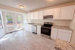 303 Bradford Lane  photo 4