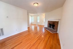 303 Bradford Lane  photo 4