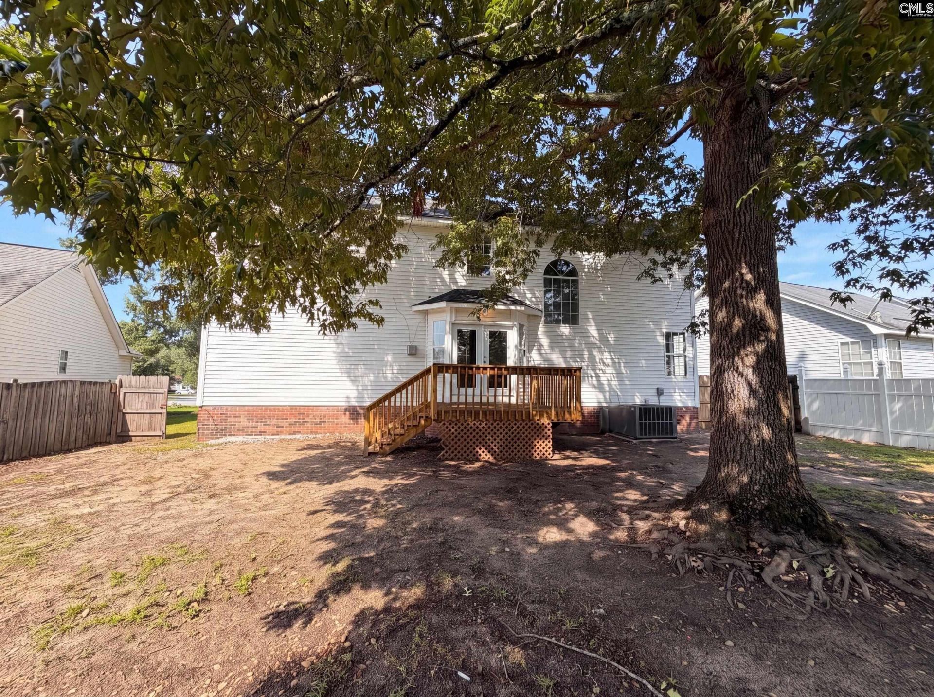303 Bradford Lane  Photo 5