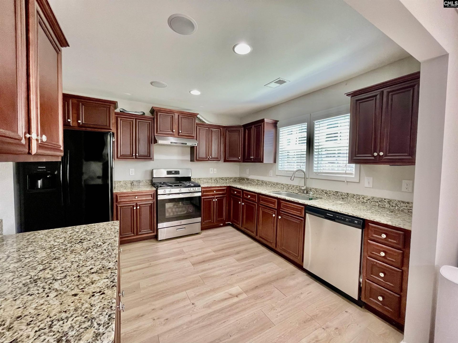 341 Dawsons Park Drive Photo 22
